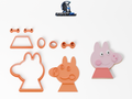 Cookie Cutter - Peppa Pig: πλήρες σετ εργαλείων δίπλα στο διακοσμημένο μπισκότο