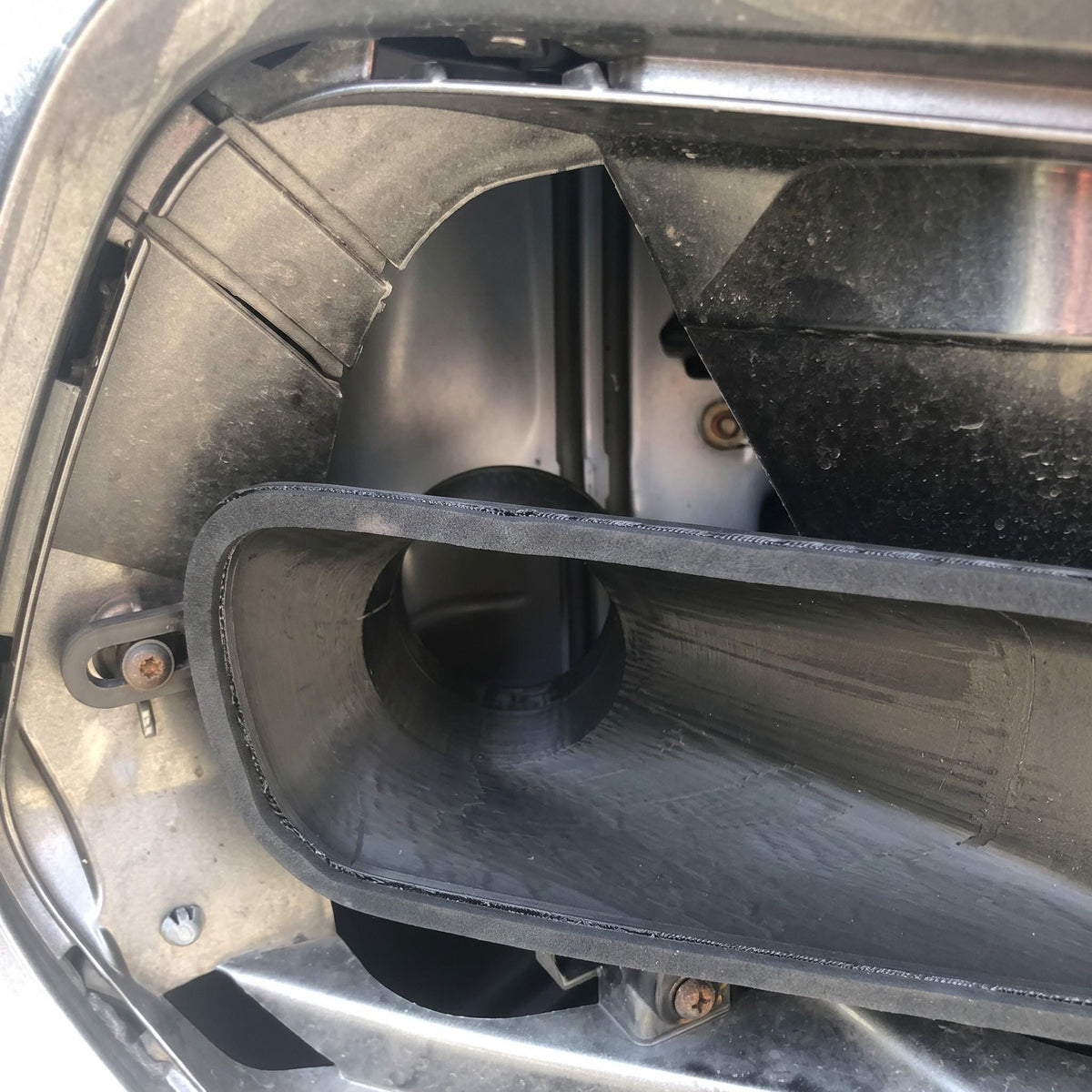 Ford Fiesta MK8 - Brake Cooling Duct 3